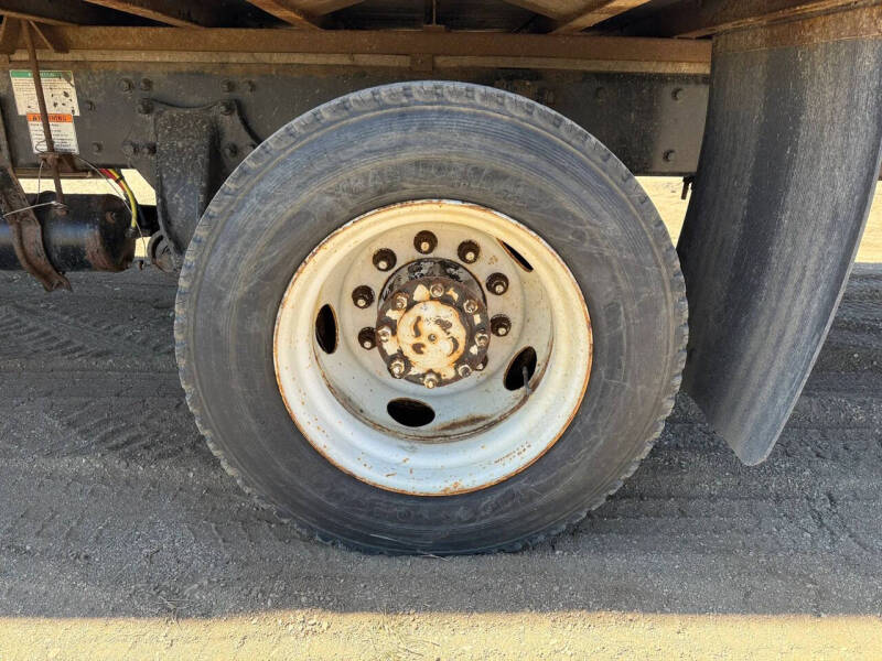2013 Freightliner M2 106