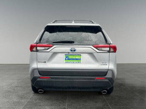 2021 Toyota RAV4 Hybrid XLE