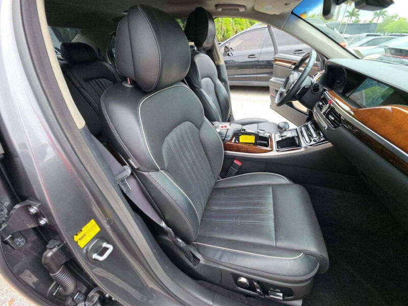 2017 Genesis G90