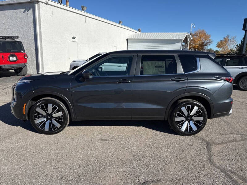 2025 Mitsubishi Outlander SE