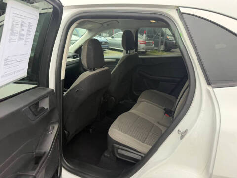 2022 Ford Escape Hybrid SE