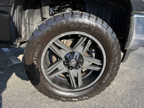 2017 Nissan Titan XD SV