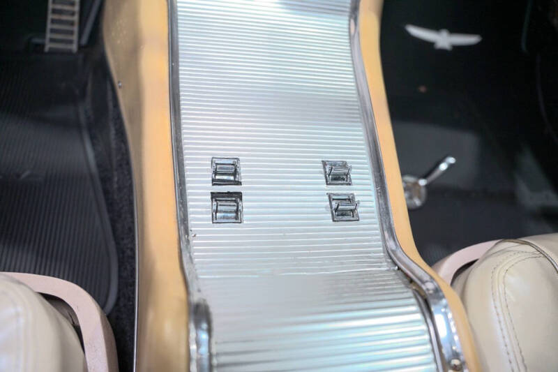 1963 Ford Thunderbird