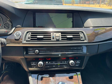 2012 BMW 5 Series 528i