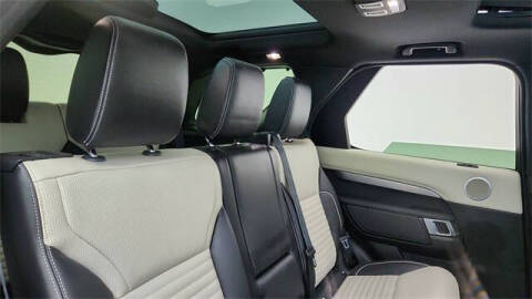 2024 Land Rover Discovery P300 Dynamic SE