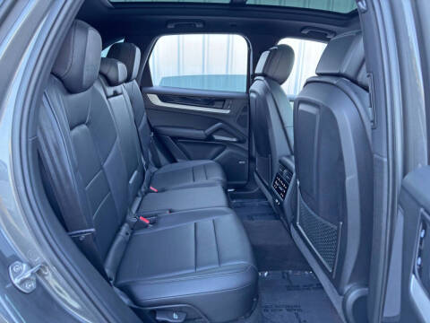 2024 Porsche Cayenne S