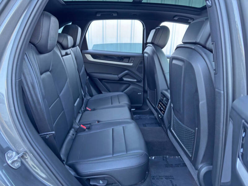 2024 Porsche Cayenne S