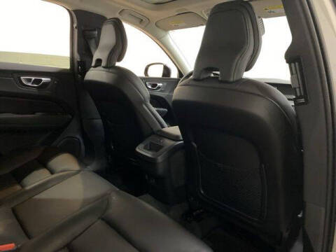 2025 Volvo XC60 B5 Core Dark Theme