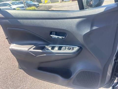 2024 Nissan Versa SR