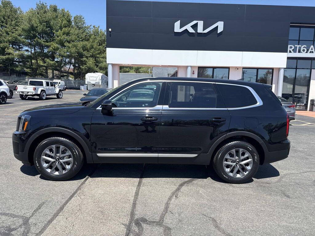 Black 2024 Kia Telluride LX AWD LX 4dr SUV 2
