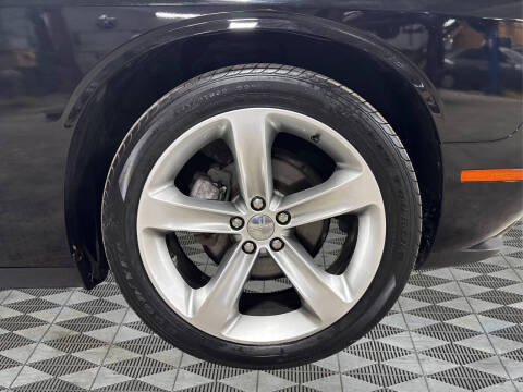 2017 Dodge Challenger SXT