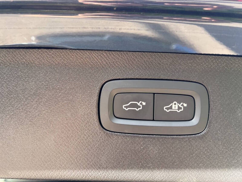 2025 Volvo XC90 B6 Plus Bright Theme 7P