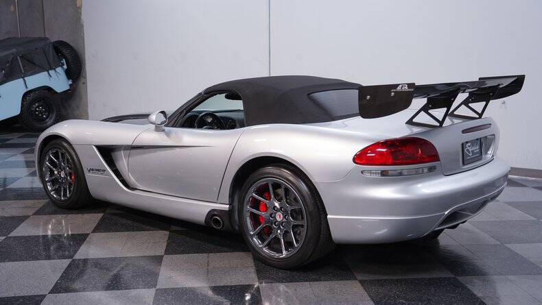 2005 Dodge Viper SRT-10
