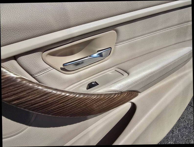 2012 BMW 3 Series 328i