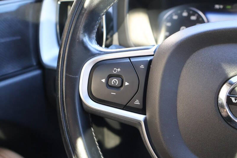 2020 Volvo XC60 T5 Momentum