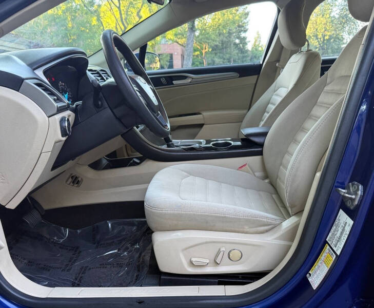 2013 Ford Fusion SE