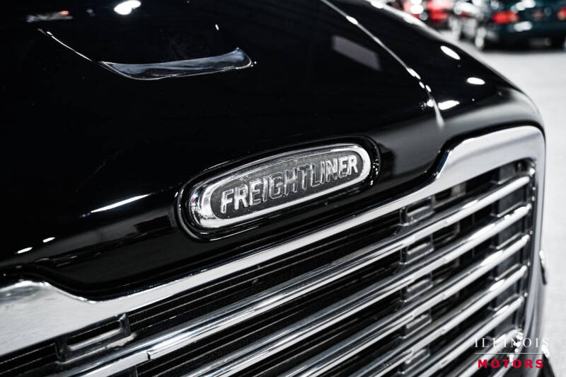 2005 Freightliner M2 106