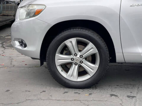 2008 Toyota Highlander Sport