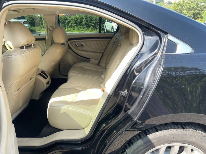 2018 Ford Taurus Limited