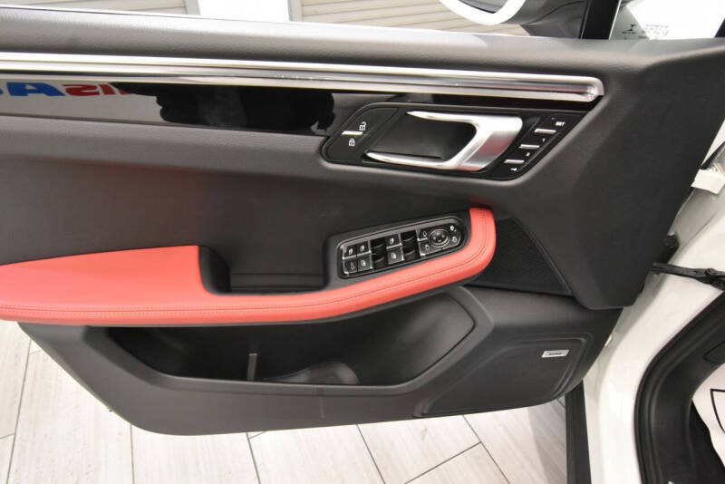 2020 Porsche Macan S