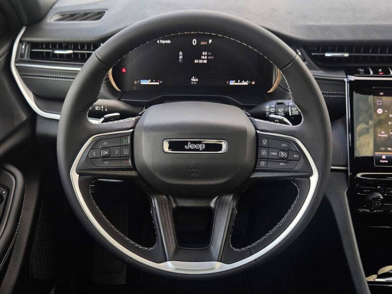 2025 Jeep Grand Cherokee Laredo X