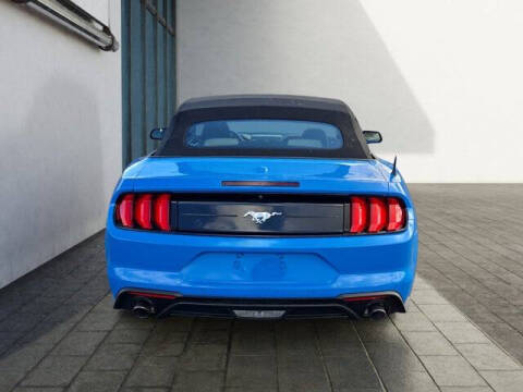 2022 Ford Mustang EcoBoost