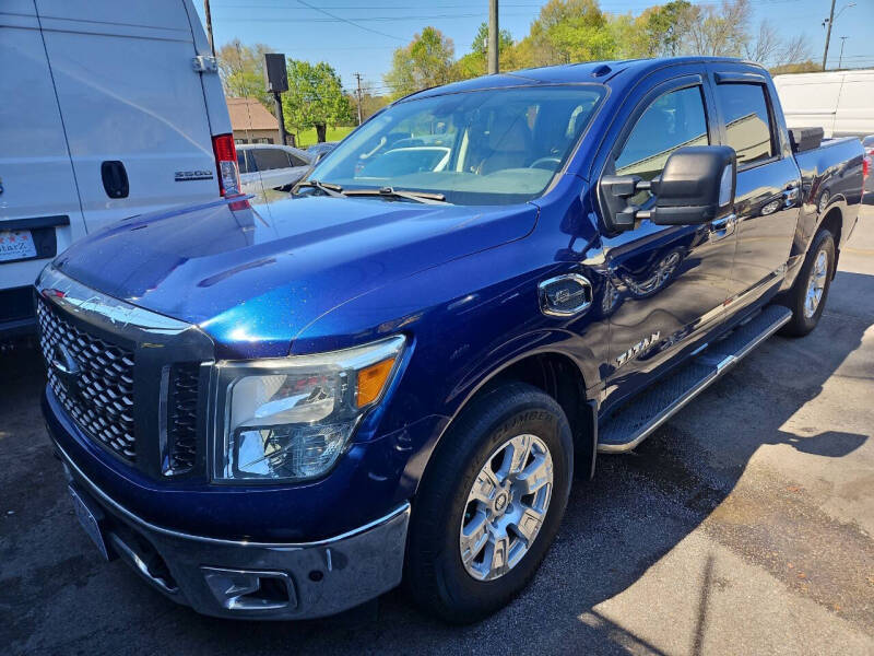 2017 Nissan Titan SV