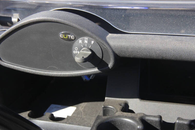 2020 E-Z-GO RXV ELiTE