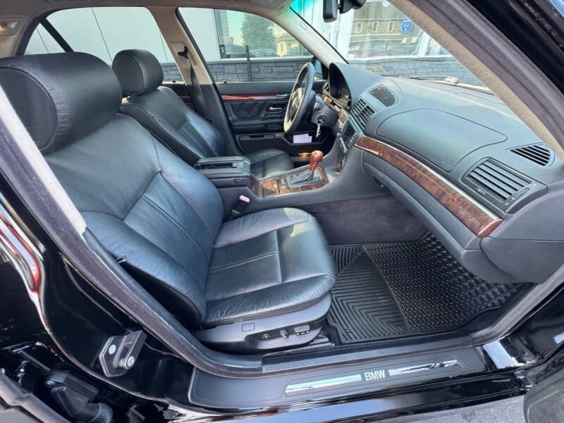 2001 BMW 7 Series 740i