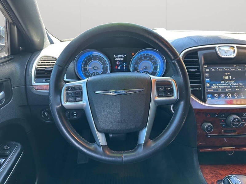 2012 Chrysler 300 Limited