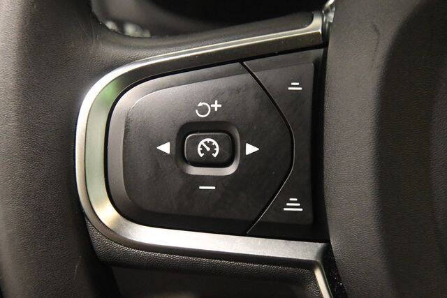 2024 Volvo S60 B5 Core Dark Theme
