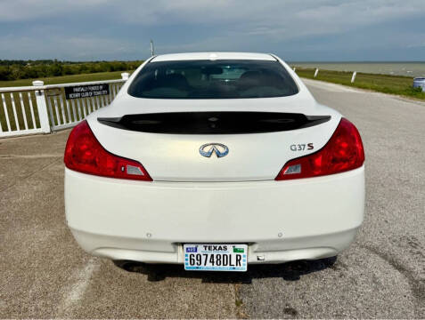 2011 Infiniti G37 Coupe Journey