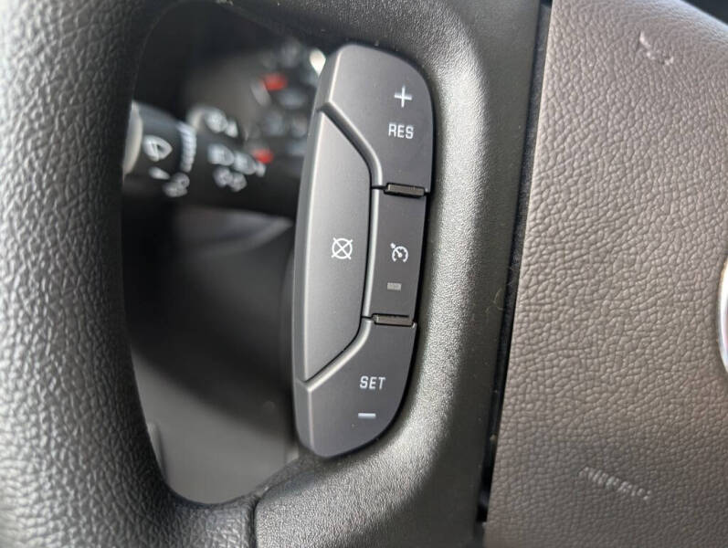 2025 Chevrolet Express 2500