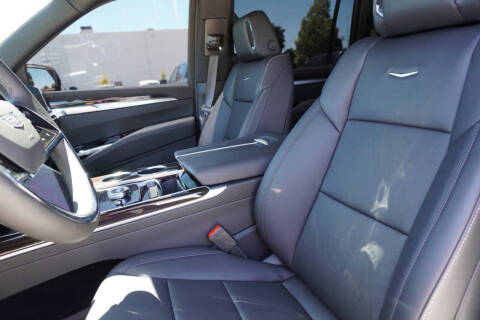 2025 Cadillac Escalade ESV Luxury