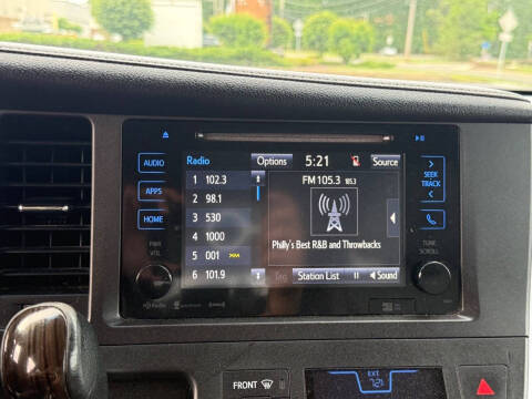 2017 Toyota Sienna XLE 8-Passenger