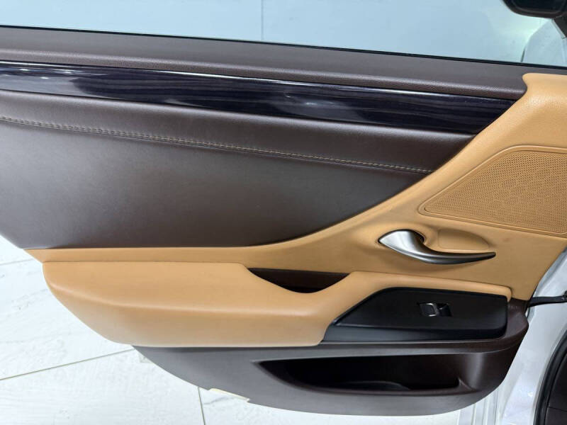 2021 Lexus ES 300h