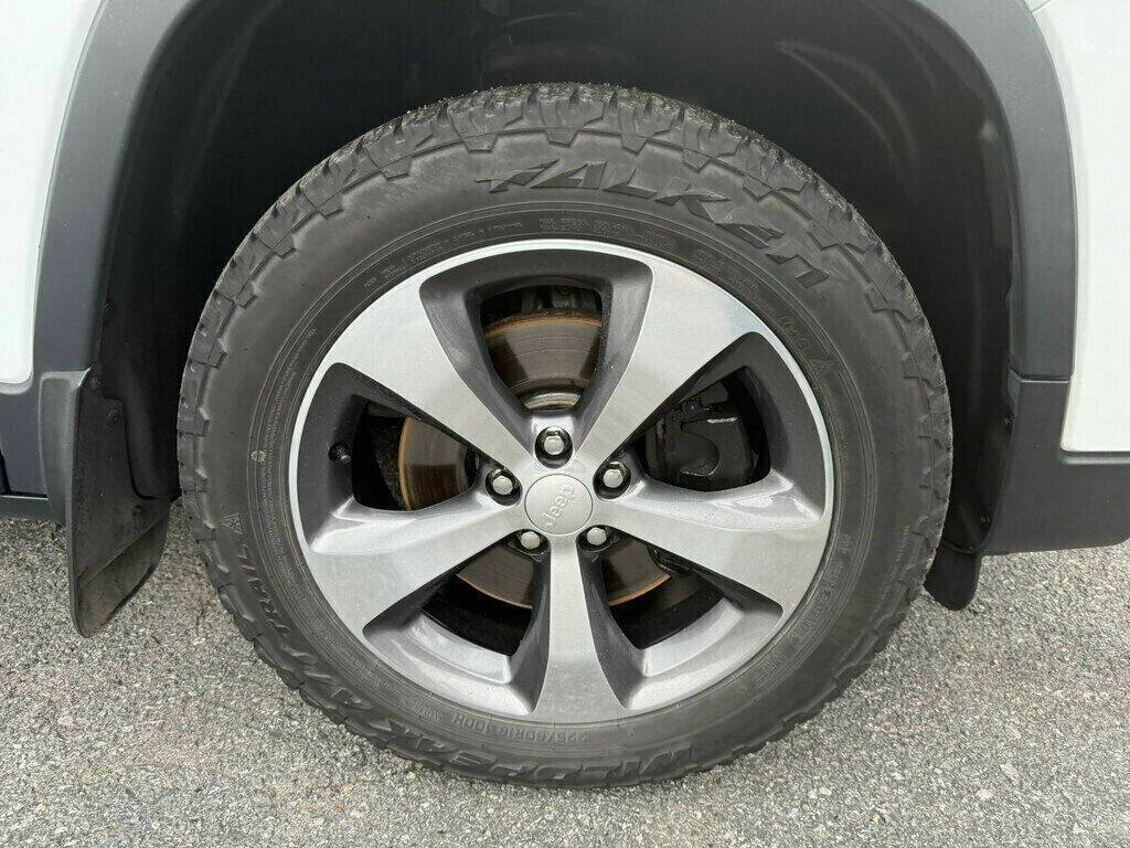 2019 Jeep Cherokee 9
