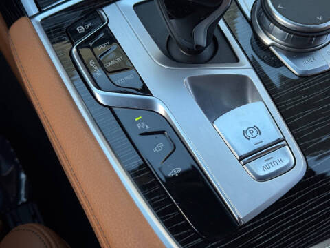 2022 BMW 7 Series 740i