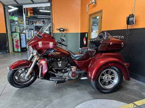 2023 Harley-Davidson FLHTCUTGAN - Tri Glide U