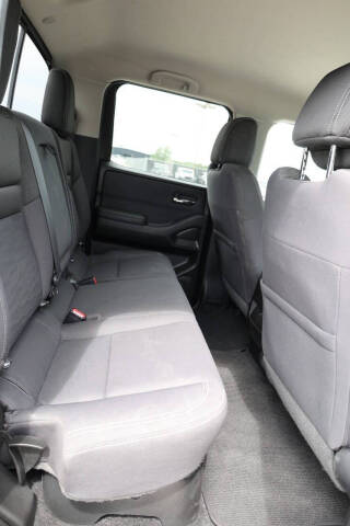 2022 Nissan Frontier SV