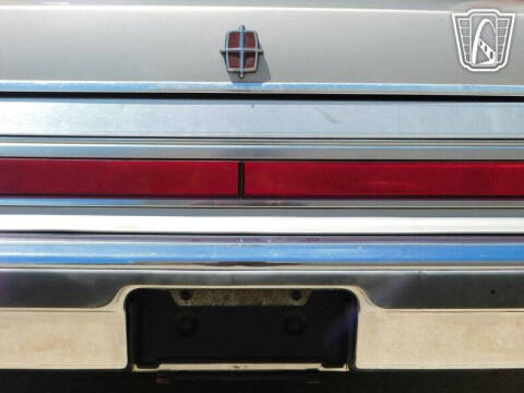 1988 Lincoln Town Car Signature