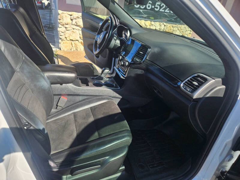 2020 Jeep Grand Cherokee Laredo