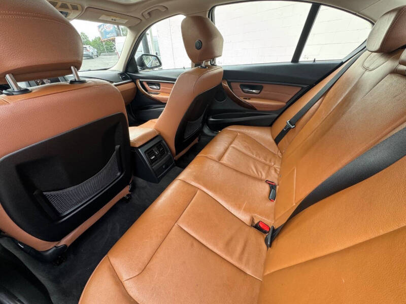 2012 BMW 3 Series 328i