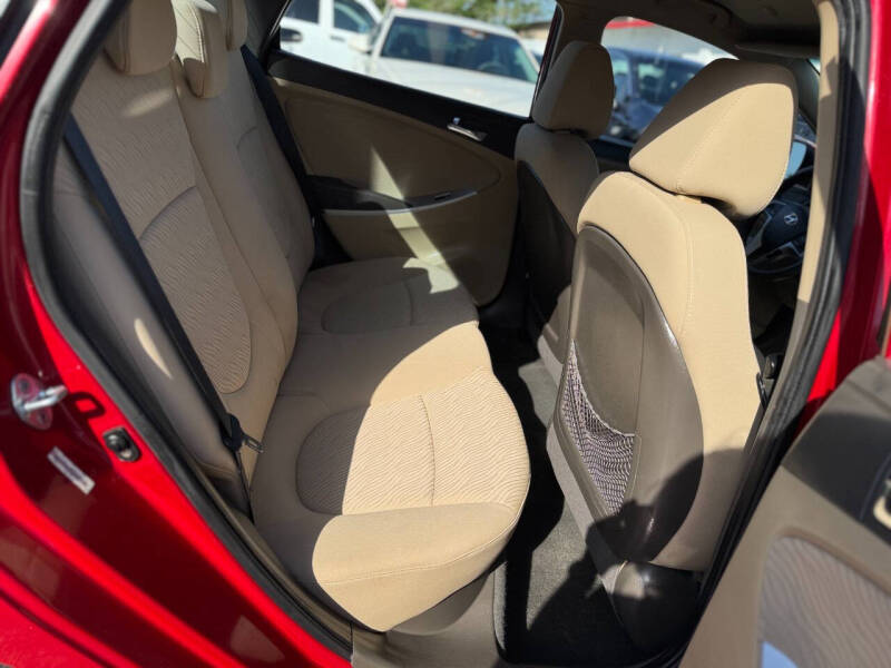 2012 Hyundai Accent GLS