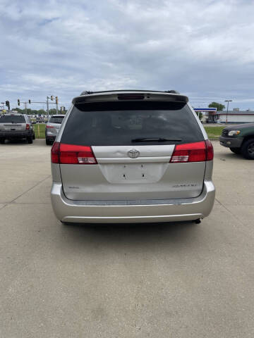 2005 Toyota Sienna XLE 7 Passenger