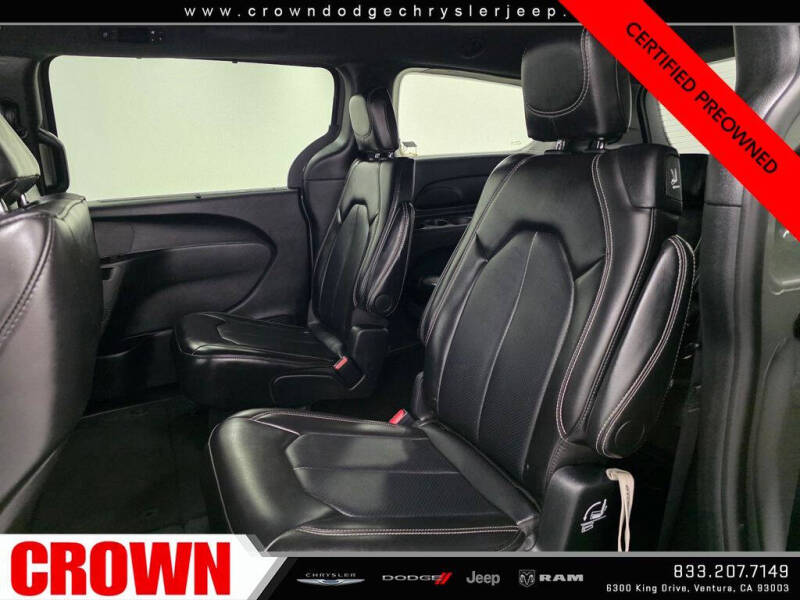2025 Chrysler Pacifica Select