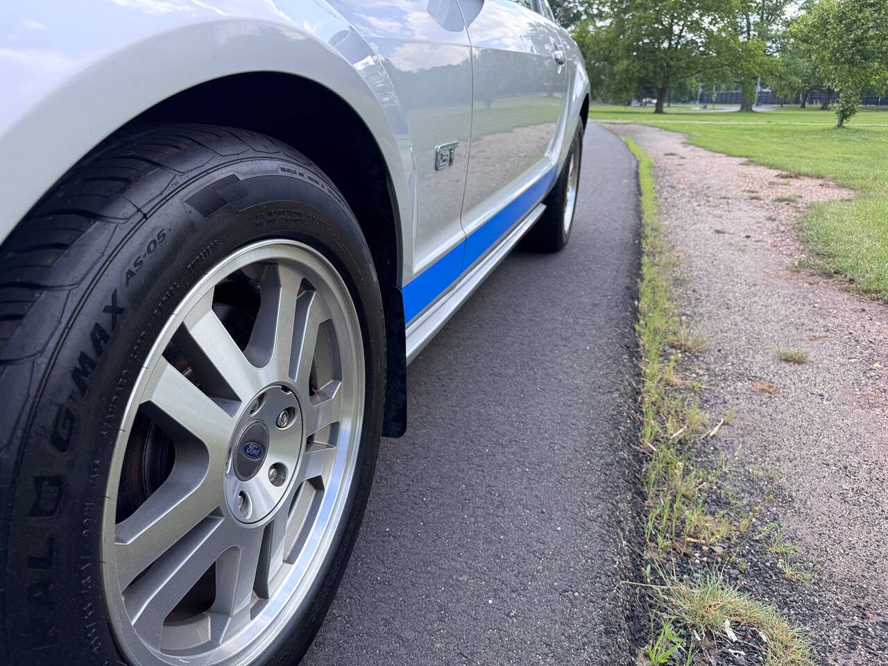 2005 Ford Mustang 24