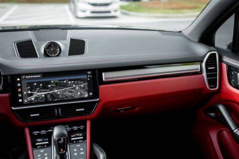 2023 Porsche Cayenne Platinum Edition