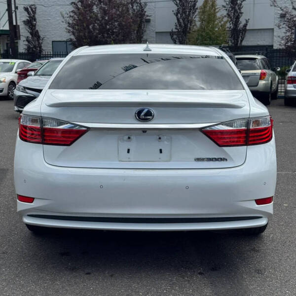 2014 Lexus ES 300h