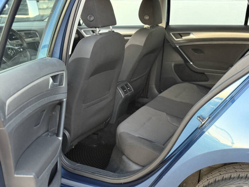 2016 Volkswagen Golf TSI SE